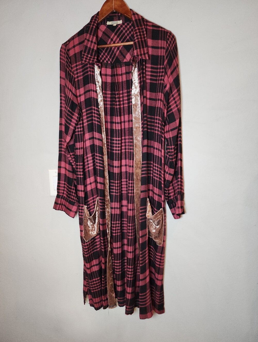 Bke Gimmicks Open Front Duster Cardigan Pink Black Plaid Velvet Pockets Size L